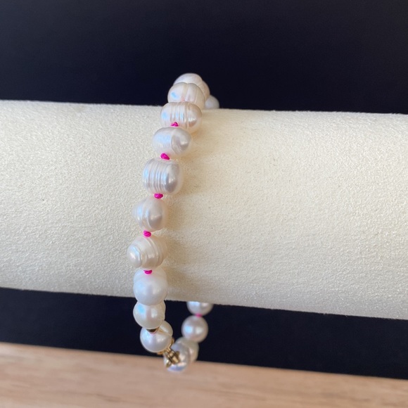 Barbie Pink Knotted Pearl Bracelet - Picture 8 of 9